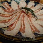 Fujin Tsuri - 皮つき豚肉（酸菜白肉鍋）