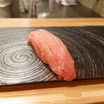 Sushi Yoshin - 天然ミナミマグロの大トロ900円