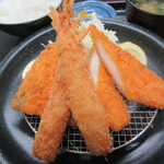 日本坂パーキングエリア（上リ） - 料理写真:ミックスフライ定食