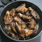 キリマン酒店 - ダッチオーブンでスペアリブを焼いて