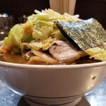滝野川 大勝軒 - 野菜ラーメン・側方から。