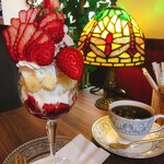 自家焙煎 アラキ珈琲 - 料理写真:いちごパフェセット：1230円