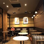 ST-MARC CAFE - 店内はコンセント席がもあり、問題ないです。