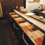 つよしのコロッケ本舗 - カウンター席