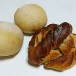 熊鰹商店 - OTO.PANの豆乳パン、カルダモンロール