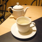 ビストロカラト - デザートセット 1210yen（ハーバルティー）レモンバーベナ