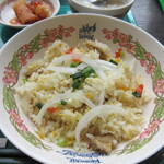 タイ国料理 ゲウチャイ - カオパット･ガーイ　ナンプラーちょいかけすると味が締まる