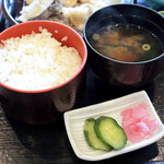 御料理 綾瀬 - ご飯と味噌汁と漬物
