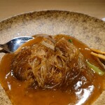 眞善美 - 毛鹿鮫のフカヒレ姿煮　ピリ辛