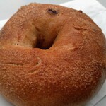 パン家のどん助 - アップルシナモンレーズンベーグル