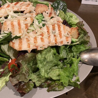 オービカ モッツァレラバー 梅田店 - チキンサラダ