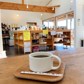 Karuizawa Baisenjo - You can relax comfortably inside the cafe!