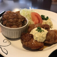 赤坂 津つ井 総本店 - わずかな酸味が利いたチキン南蛮