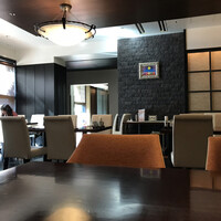 赤坂 津つ井 総本店 - シックな店内