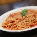 グラッチェガーデンズ - 料理写真:にんにくとトマトのスパゲッティ☆