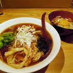 胃袋掴味　Stomach Hold - 鶏醤油ラーメンとたまごかけご飯