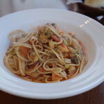 Osteria nana - 魚介とブロッコリーのトマトソース