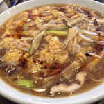 人力俥 - 茹で切った細麺とラー油、キノコが合う！卓上のラー油とニボ酢の味変もオススメ！