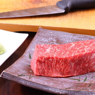 We also have a wide variety of single-item menus, such as aged meat finished in restaurant and Wagyu beef Sushi.