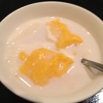 桂花 - 杏仁豆腐とマンゴープリン