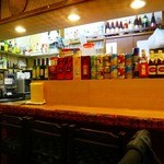 サイゴン フォー - 狭い店内