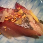 産直屋 たか - 関アジを淡路島のショウガと玉ねぎ添え