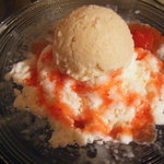 雪ノ下 梅田本店 - 静岡苺の牛乳氷