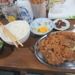 忠さん食堂 - 信州名物山賊焼き定食でございます