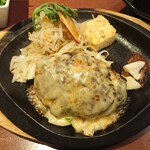 A5和牛専門 ステーキハウス大地 - 和牛チーズハンバーグ。