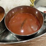 對馬流 南インド系辛口料理店 タリカロ - 辛口チキンカリーのグレービー