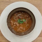 對馬流 南インド系辛口料理店 タリカロ - 羊のスネ肉のニハリ