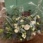 對馬流 南インド系辛口料理店 タリカロ - 同業からの応援！　西荻窪「ミールス屋とら屋食堂」さんからの開店祝いのお花