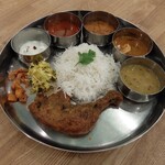 對馬流 南インド系辛口料理店 タリカロ - タリカロカレープレート