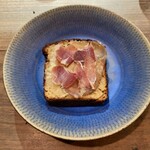 セルサルサーレ - サワード・ブレッド 味醂粕のバター ブレザオラのオープン・サンド