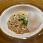 セルサルサーレ - セイコガニのお出汁と伊勢海老のエキスのおじや ネパールの山椒と生姜の泡
