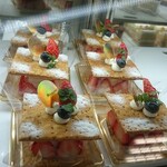 シャトレーゼ - 苺のミルフィーユ \507-