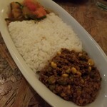 CAFE DE MOMO - Combi CurryのS(キーマカレーとミックス野菜カレー)