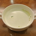 瑠美 - グリーンピースとそら豆のスープ