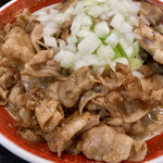 Chuukasoba Hamadaya - 自家製タレで味付けされた焼肉