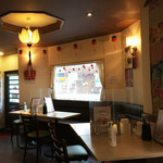 台湾キッチン かのか - 正午近くの店内