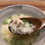 曙橋 かず - 軽めのコース５５００円。鱈白子の雑炊。上品で繊細な味わいのお出汁に、臭みのない白子がマッチして、とーっても美味しくいただきました（╹◡╹）（╹◡╹）