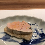 曙橋 かず - 軽めのコース５５００円。海老芋唐揚げ あん肝。海老芋唐揚げは、2020私の流行語大賞の一つです（笑）。ホクホクねっとりで、とーっても良かったです（╹◡╹）。あん肝とのマリアージュは？？？です。