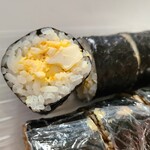 マキモノ屋 - 玉子サラダとびっこ巻き(180円税)です。