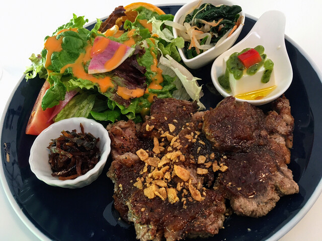 カミタナカベースダイナー（KAMITANAKA BASE DINER） - 不動の沢（ハンバーグ）の写真