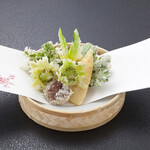 札幌かに家 - 季節の逸品こしらえ　春野菜天ぷら盛合せ