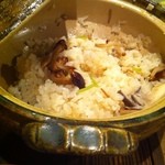 炭火割烹 蔓ききょう - 5000円近江牛コースの土鍋ご飯アップ