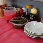 一楽ラーメン - カウンターも渋いっす！