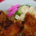 一楽ラーメン - 蒲鉾の端が2切れ・・可愛い(人´ з`*)♪