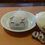 餃子の王将 - 牛すじまんを装ったおっきいにゃんこ