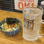 野菜巻き串 薄田商店 - お通しキャベツと普通の酎ハイで開始！